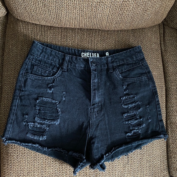 Black raw dentin jean shorts - Picture 1 of 6